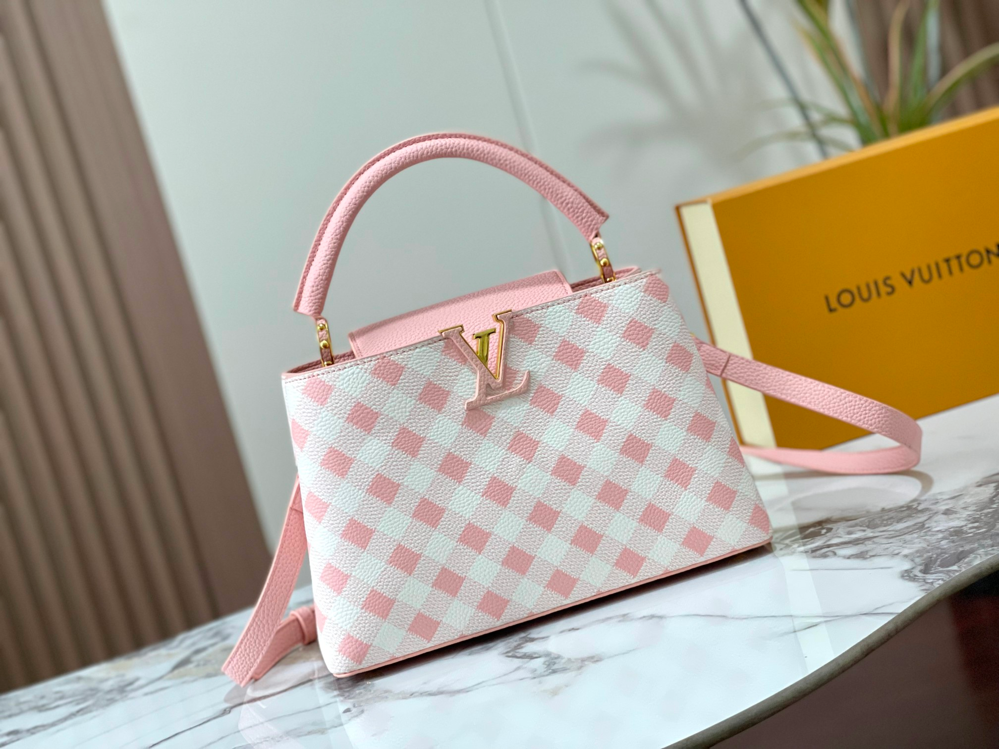 Louis Vuitton Capucines Pink 32Cm M20717