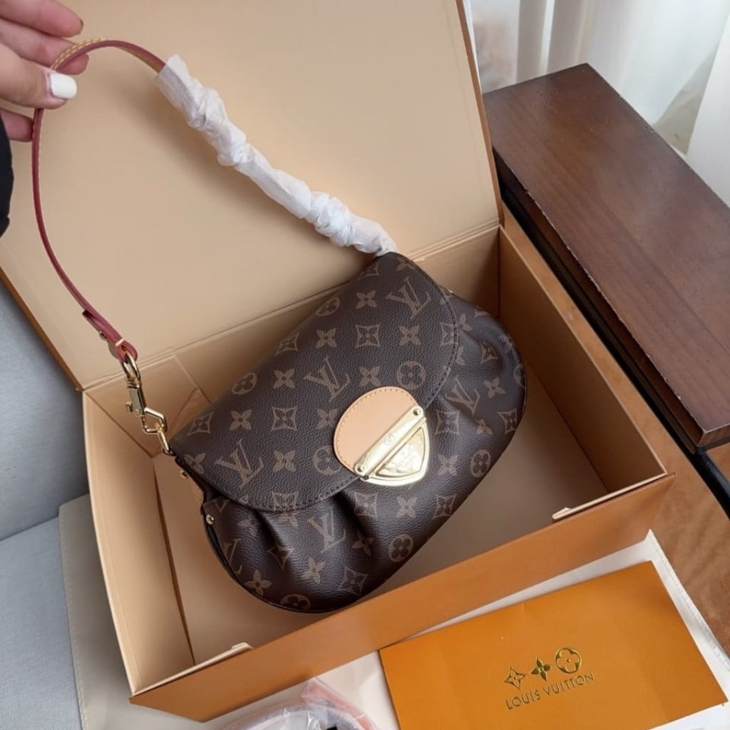 Louis Vuitton Sunset Bag Monogram Canvas 27Cm M13617
