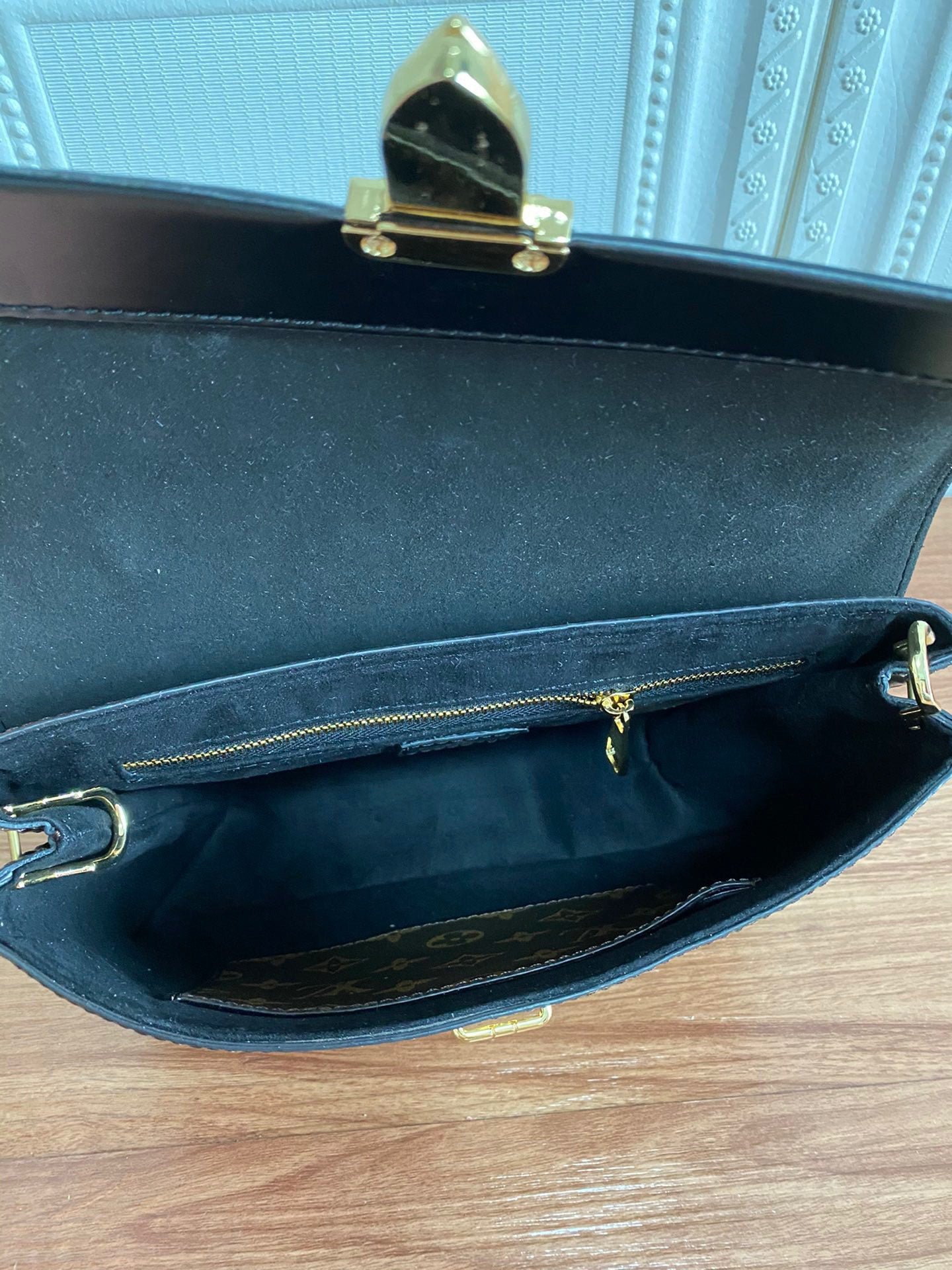 Louis Vuitton One Handle Monogram Flap Mm 25Cm