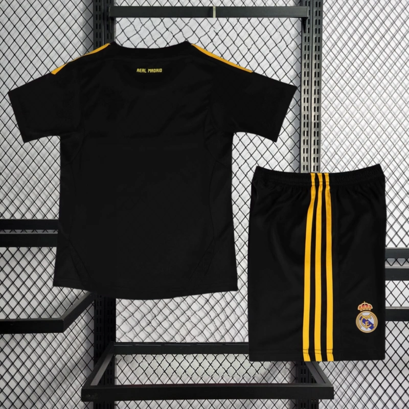 Retro Kids 2011-12 Kids Real Madrid Goalkeeper I. Casillas #1 Football jersey retro