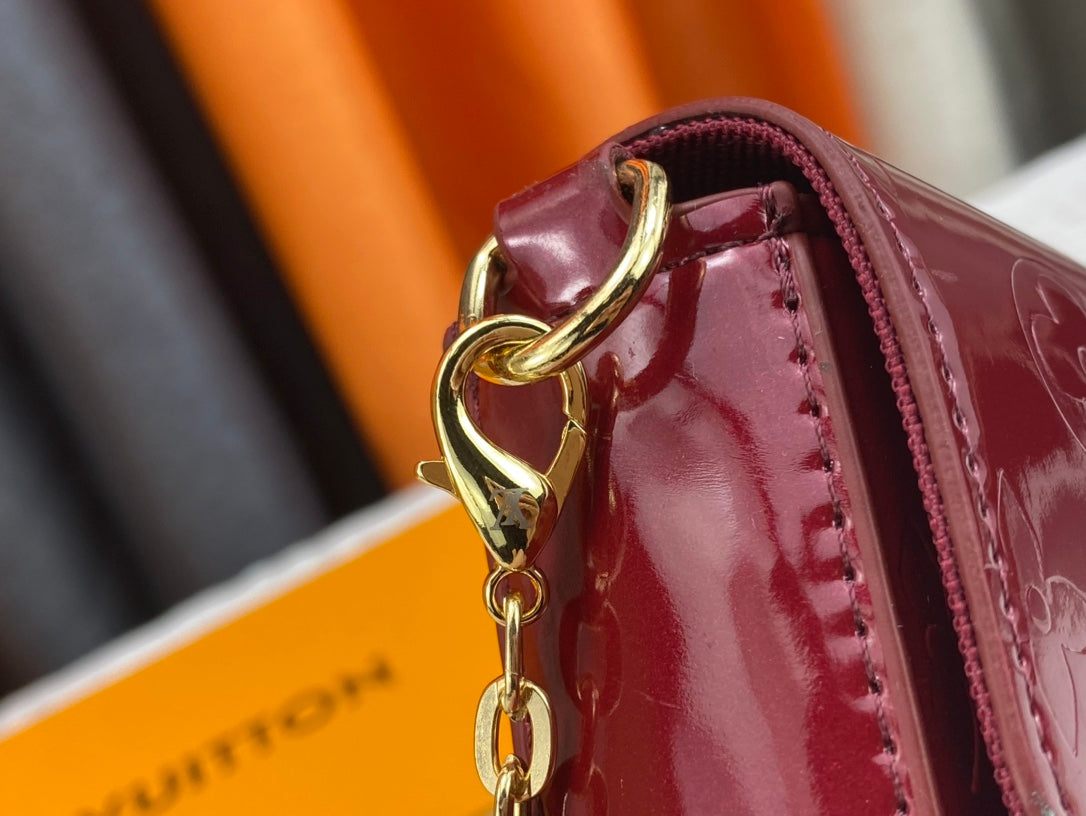 Louis Vuitton Pochette F Licie Wine Red 21Cm
