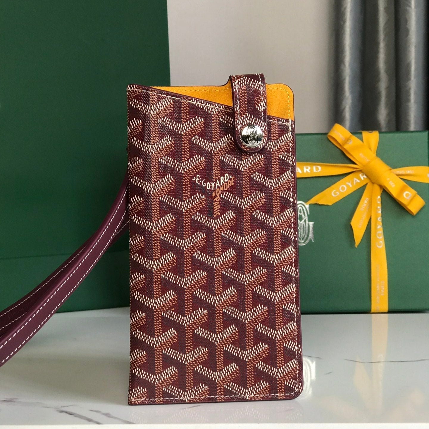Goyard Montmartre Gm Case 18 Cm Wine Red Goyardine Canvas