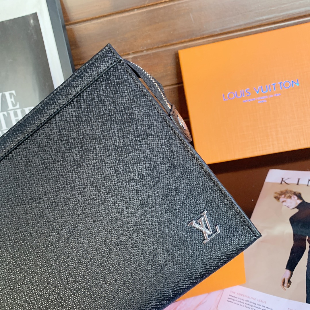 Louis Vuitton Voyage Mm Pochette Black 26Cm M30450 For Men