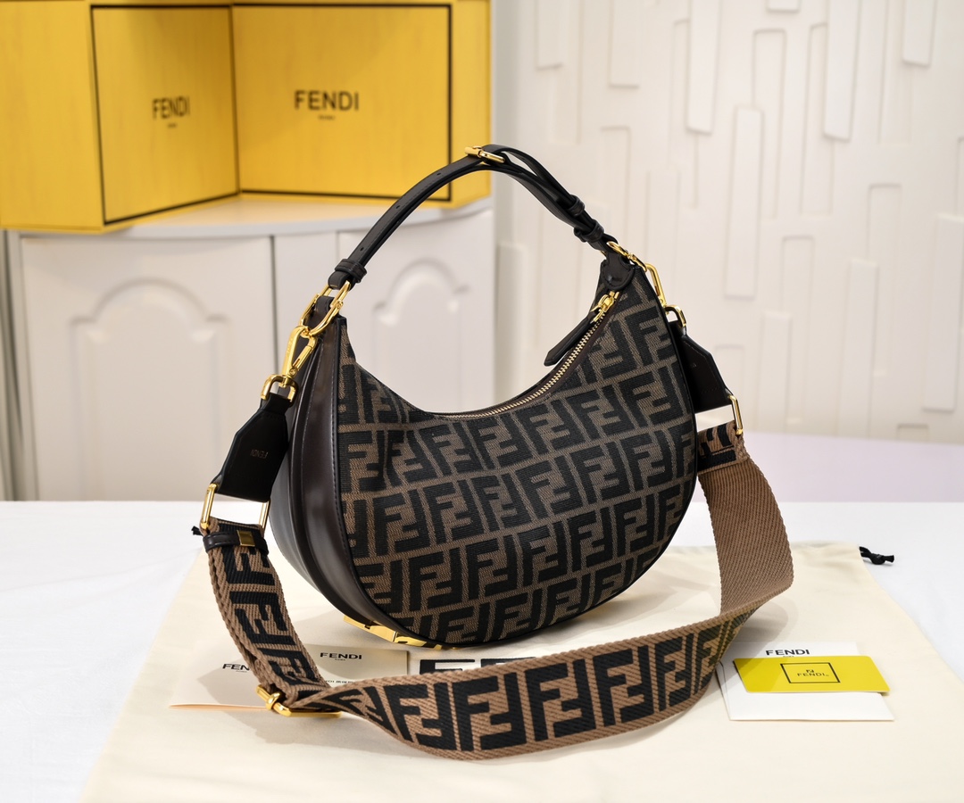 FENDI-armpit bag