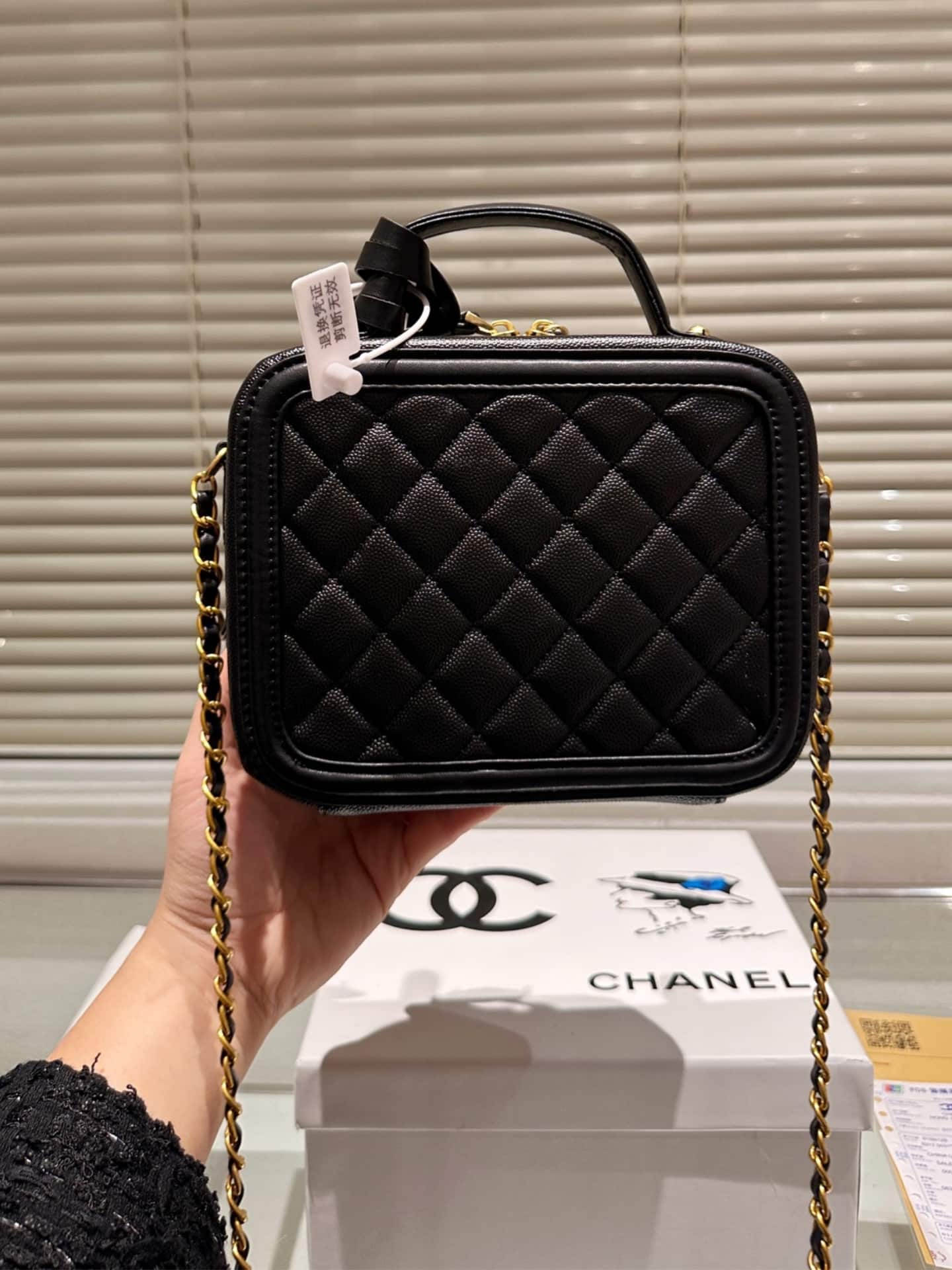 Chanel Small Vanity Case Ss22 Black 17Cm