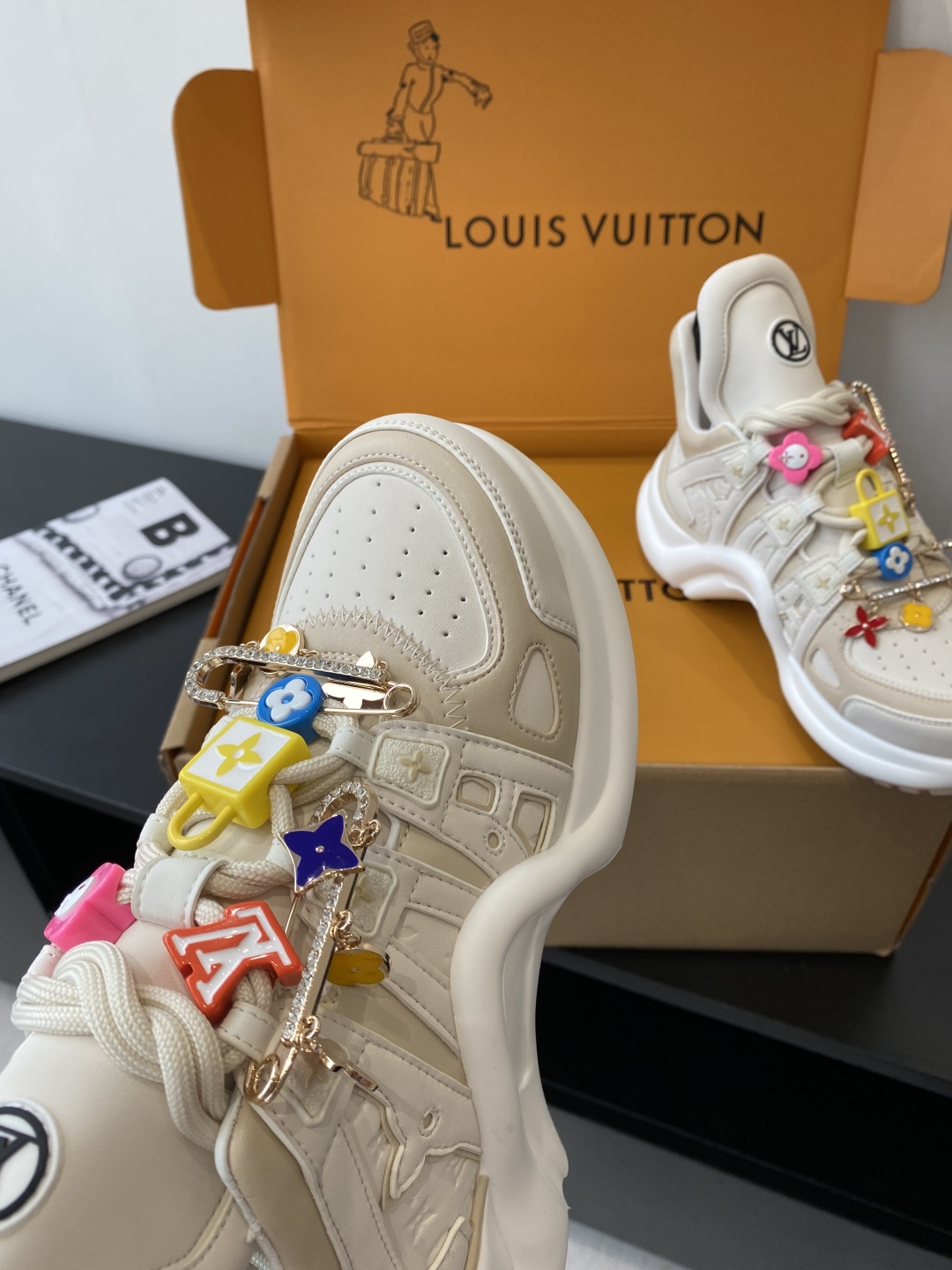 1AHOKP LV Archlight Sneaker