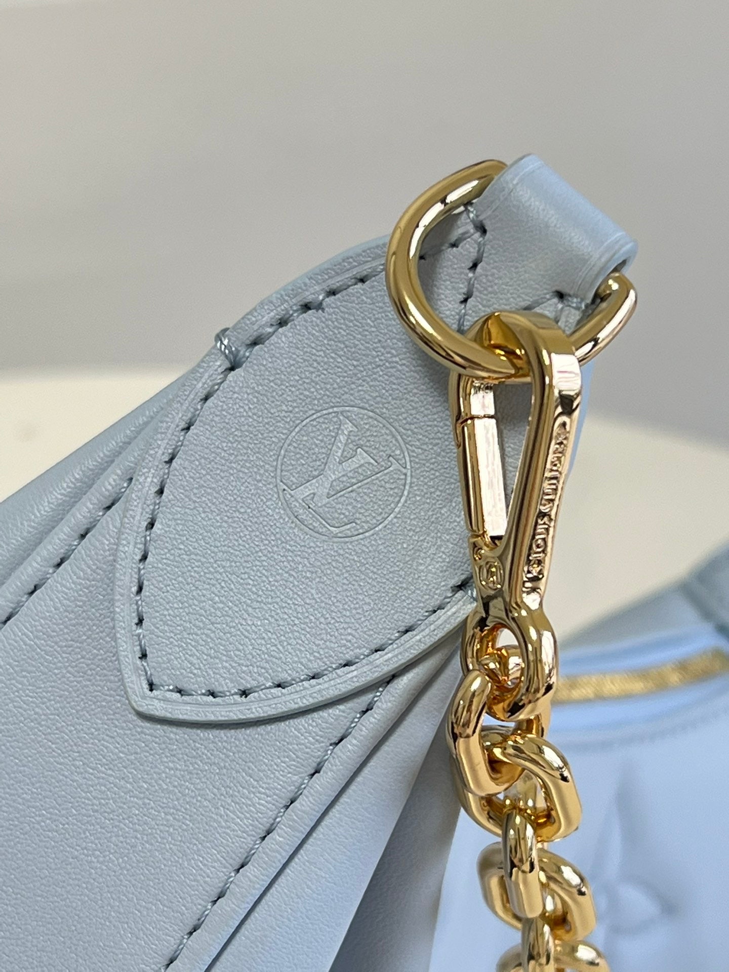 Louis Vuitton Over The Moon 27Cm Blue