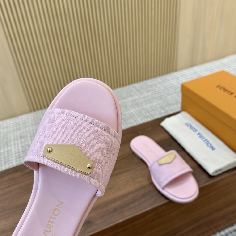 Louis Vuitton Lily Flat Mule Rose 1Agx46