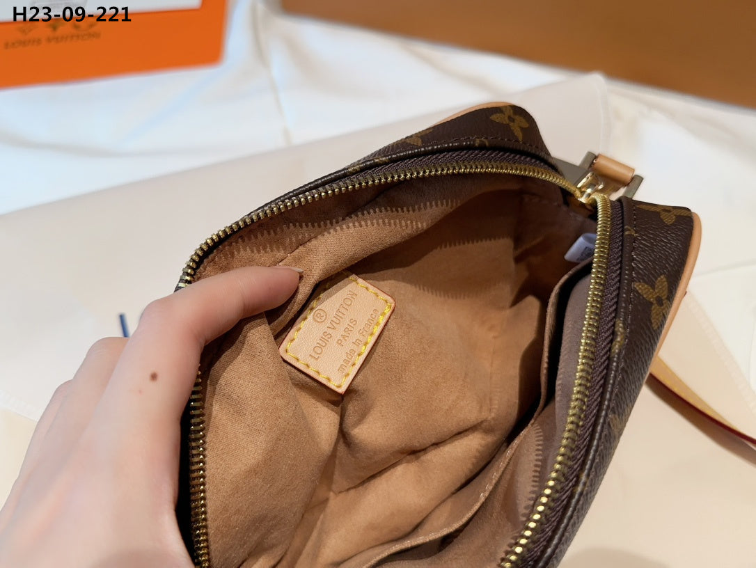 Louis Vuitton Pochette Cite Pm Monogram Canvas 22Cm