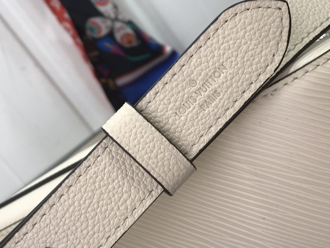 Louis Vuitton Marelle 25Cm Quartz White M80688