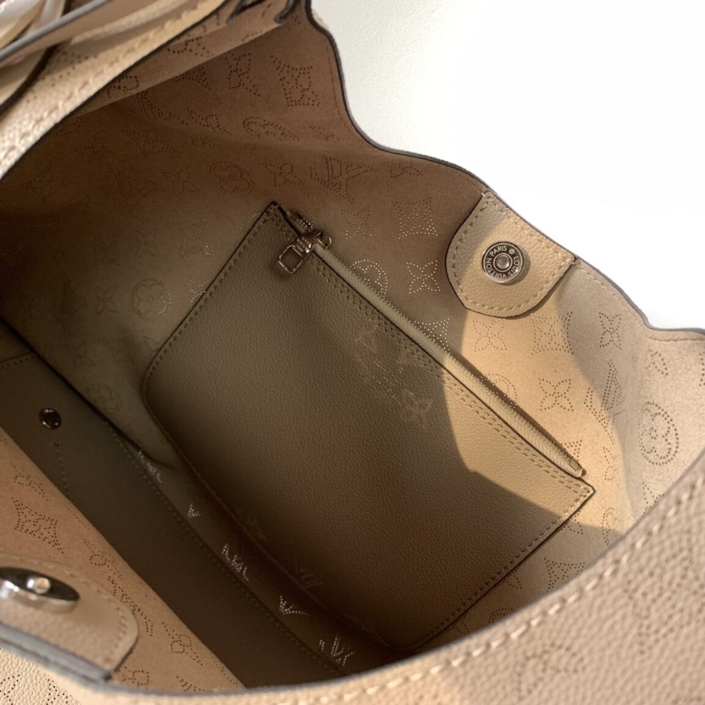Louis Vuitton Carmel Mahina Leather Galet Grey 40cm M21775