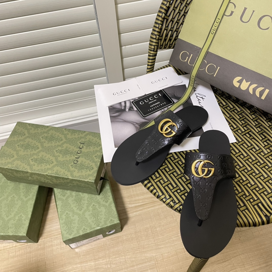 Gucci Gg-Stud Leather Thong Sandals Black
