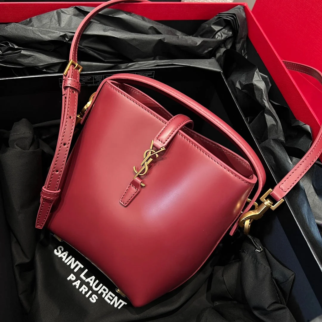 Le 37 Bucket Bag 15cm Red Gold Cowhide