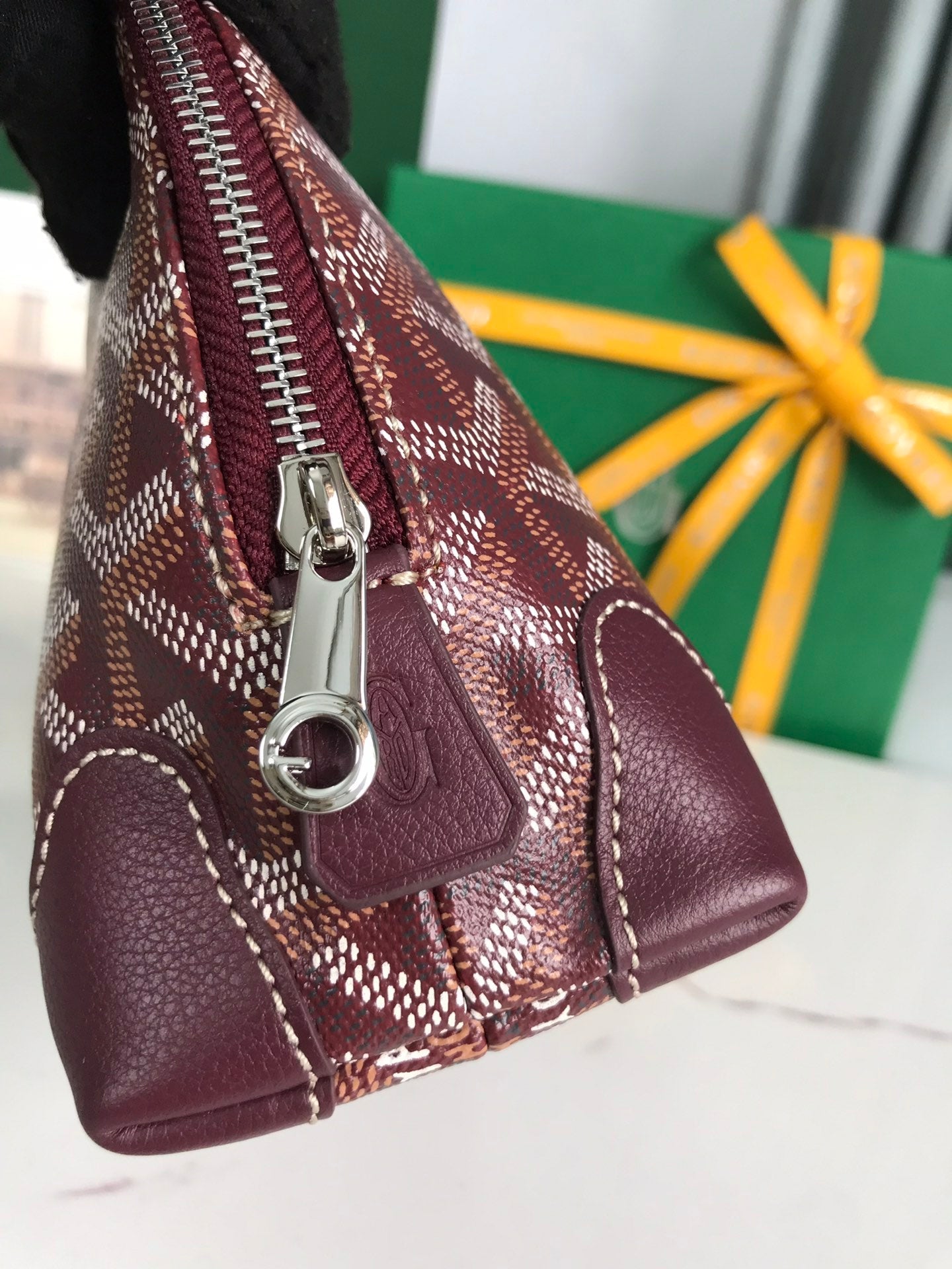 Goyard Vendôme Cosmetic Pouch 17 Cm Wine Red Goyardine Canvas And Calfskin Trim