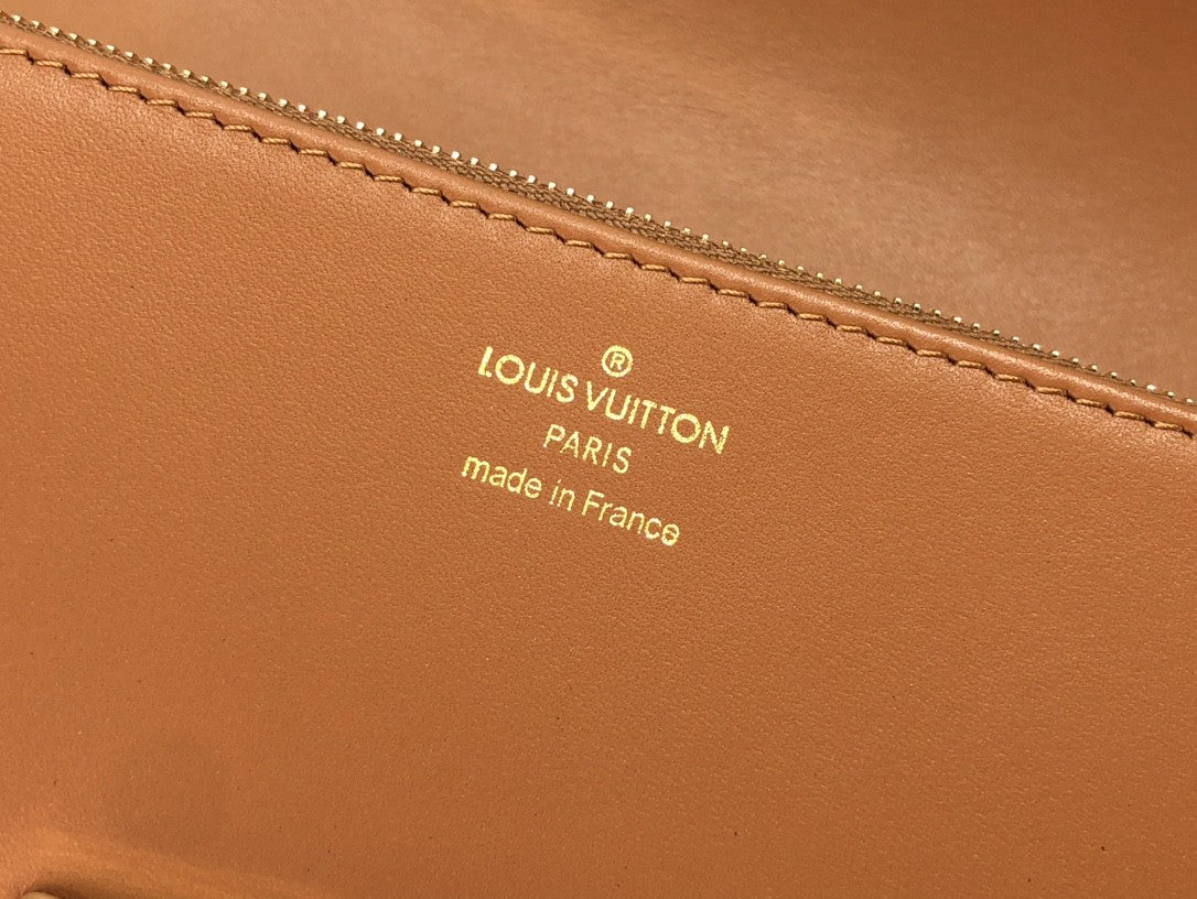 Louis Vuitton Swing 24Cm Hazelnut Brown