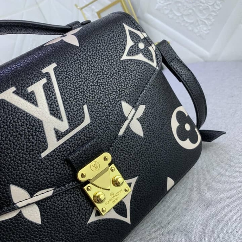 Louis Vuitton Pochette Métis Bag Black 25Cm M45773