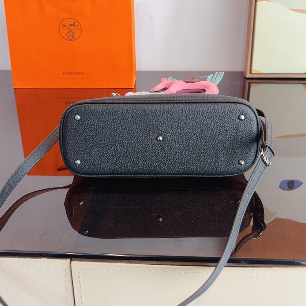 Hermes Bolide Taurillon Clemence Black 27Cm