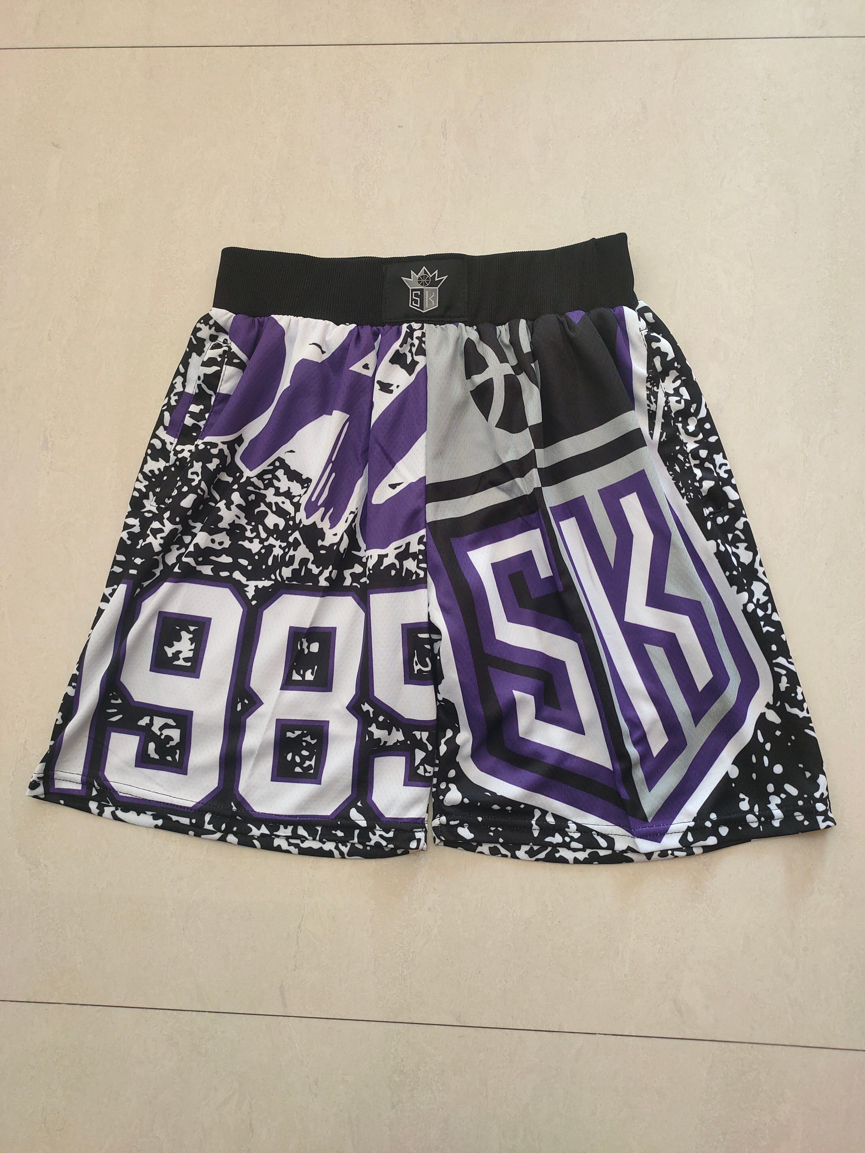Sacramento Kings MitchellNessMN large team logo sweatpants