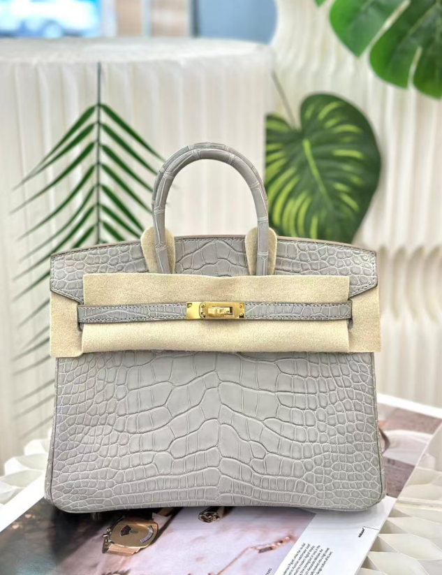 Hermès Birkin 25-30 pearl grey with lemon yellow inner panel matte crocodile skin