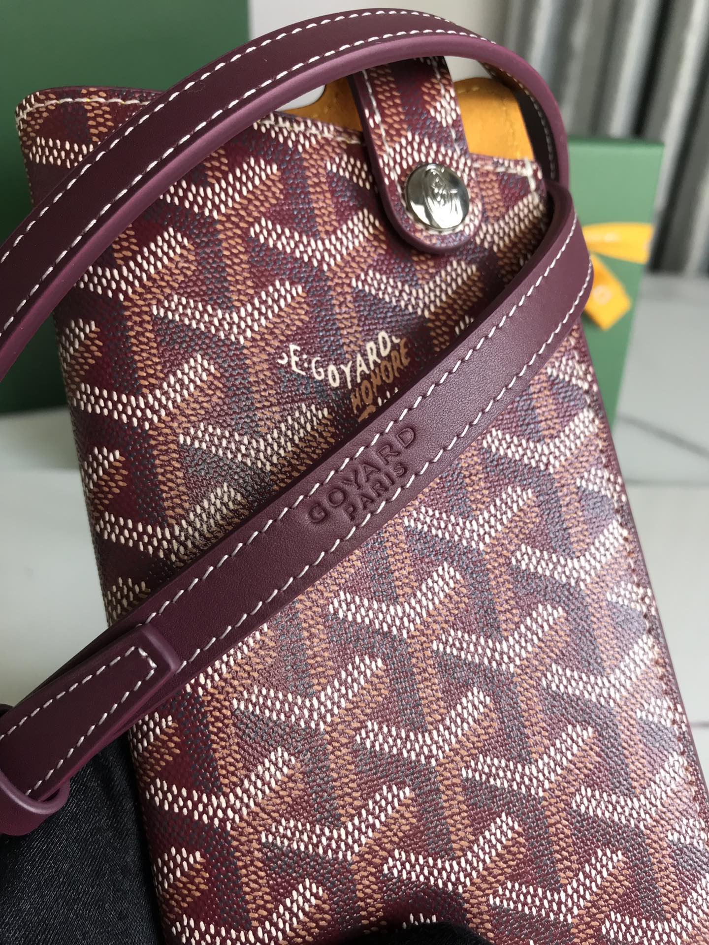 Goyard Montmartre Gm Case 18 Cm Wine Red Goyardine Canvas