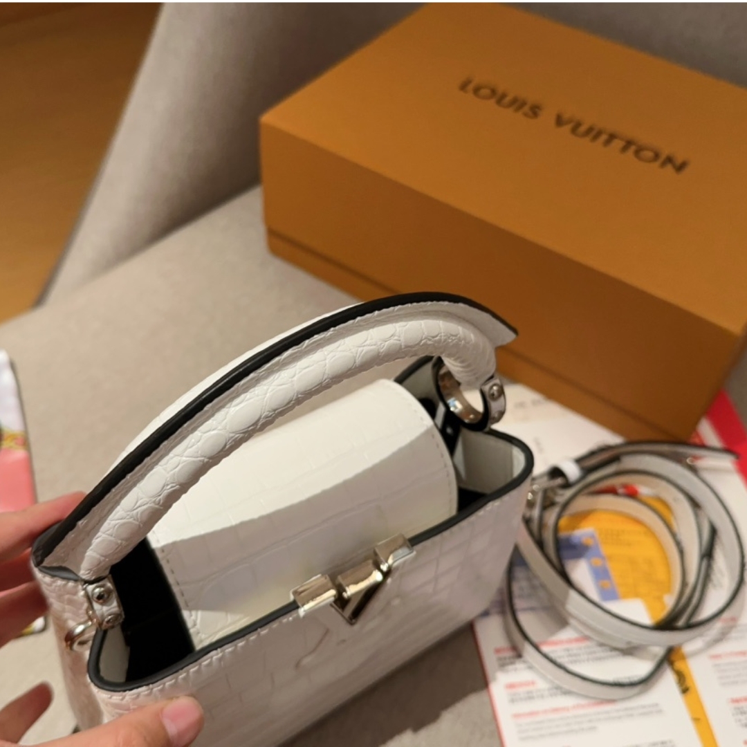 Louis Vuitton Capucines Mini White 21Cm N93701