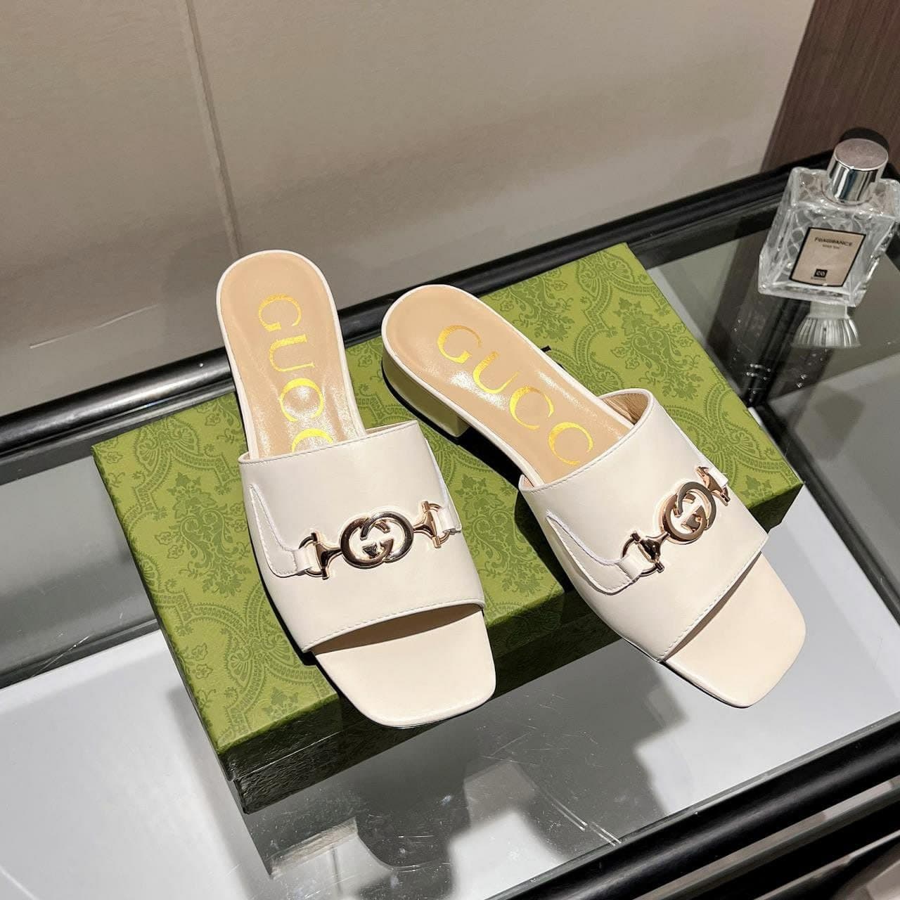 Gucci Zumi Leather Slide Sandals