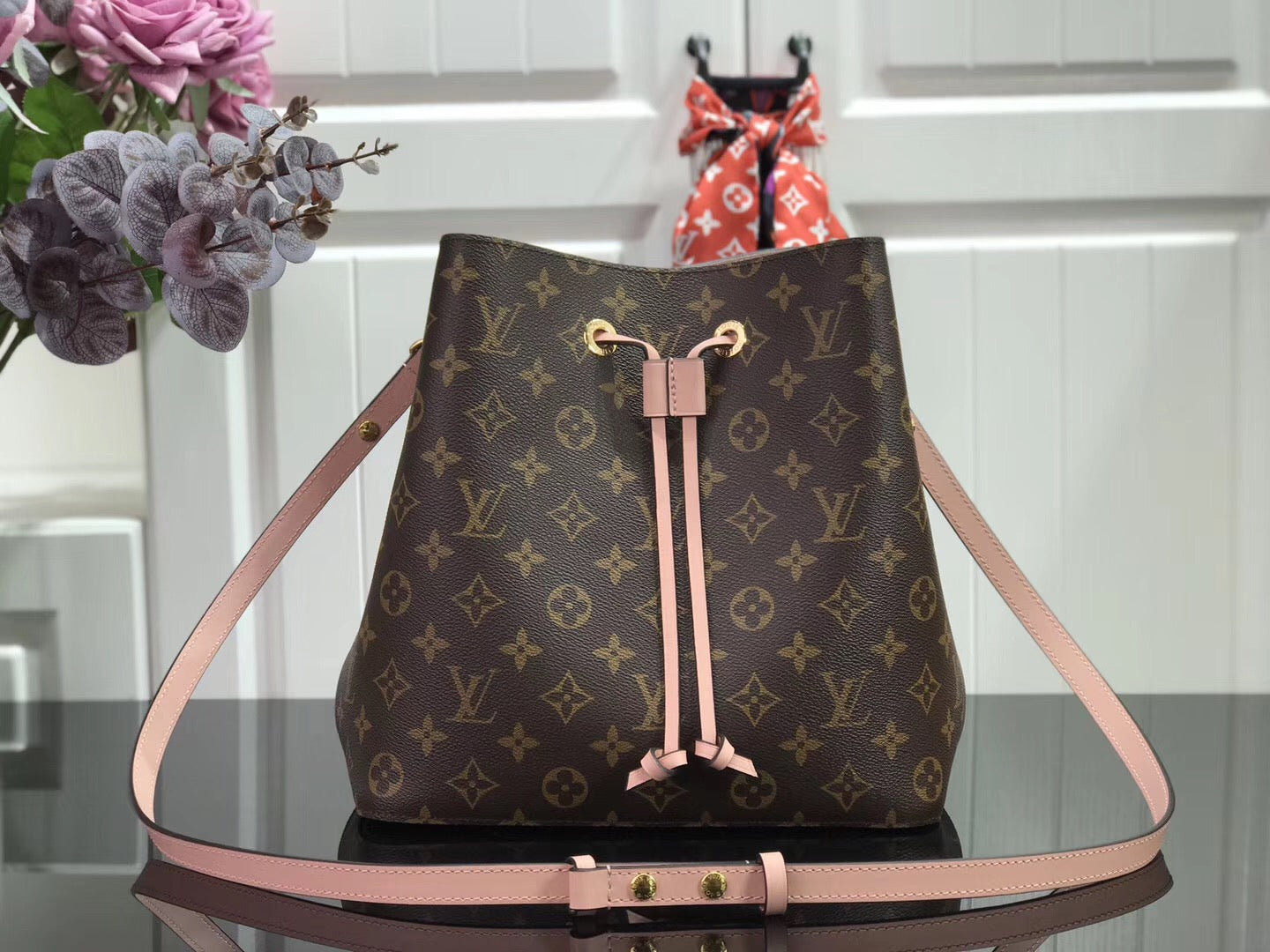 Louis Vuitton N Ono  Rose Poudre Pink 26Cm