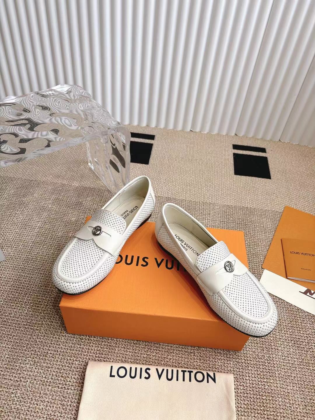 Louis Vuitton Soho Flat Loafer White1AGXDC