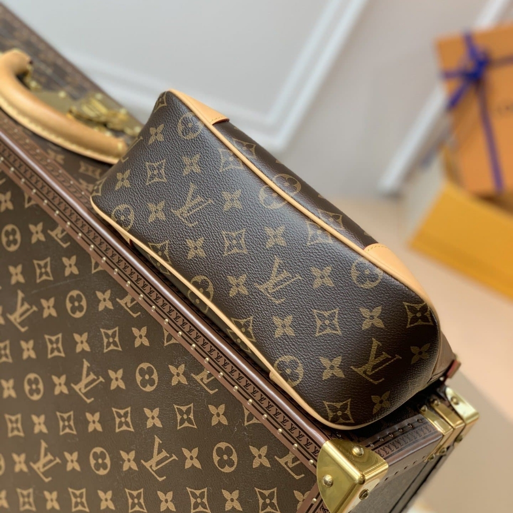 Louis Vuitton Boulogne PM Monogram Canvas Shoulder Bag Natural 29cm M45832