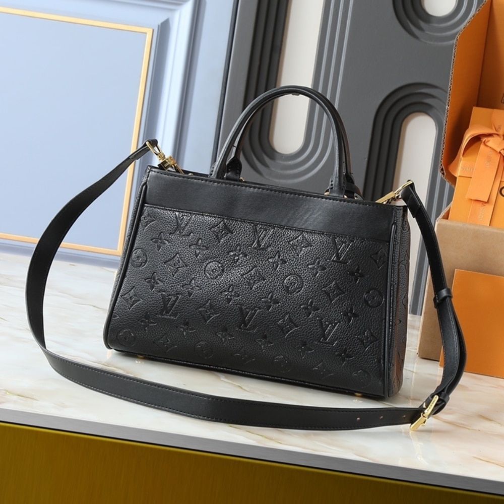 Louis Vuitton Avenue PM Black 30Cm M25577
