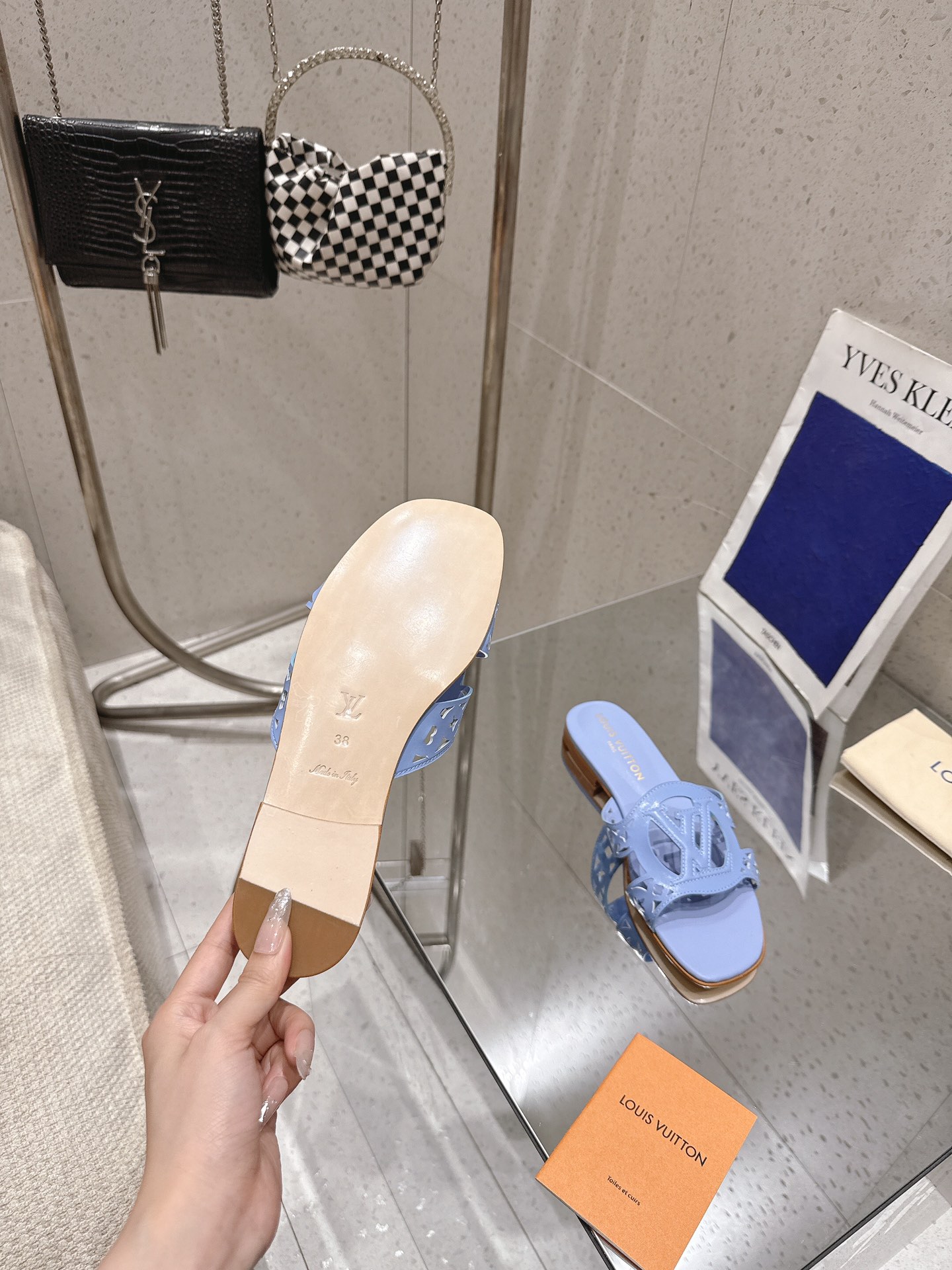 Louis Vuitton LV Isola Flat Mule Blue 1AGYQ6