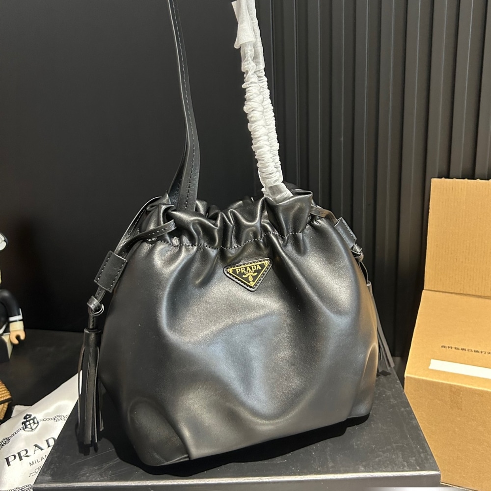 Prada Nappa Leather Shoulder Bag Black 23Cm