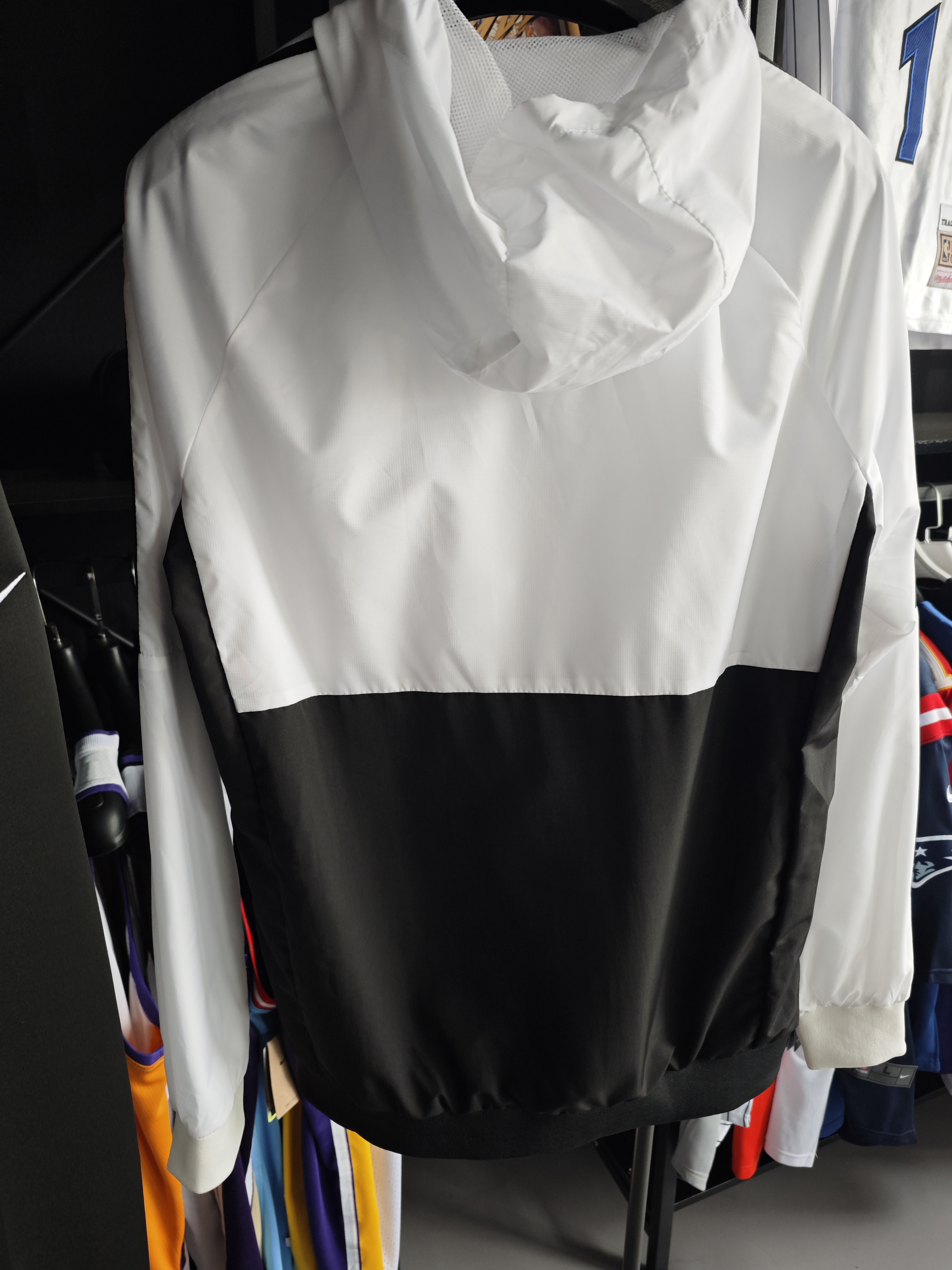 ARGENTINA WHITE AND BLACK WINDBREAKER