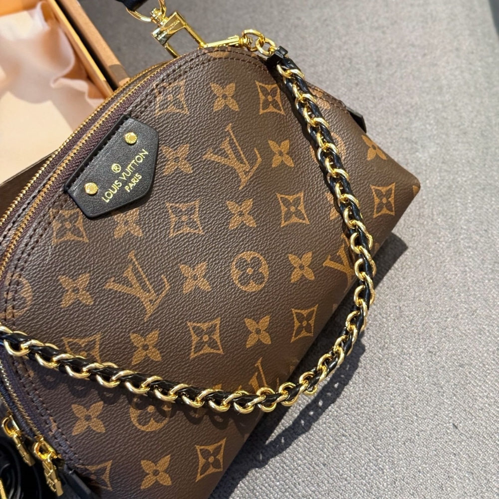 Louis Vuitton Be Alma Monogram Canvas 20Cm M12996