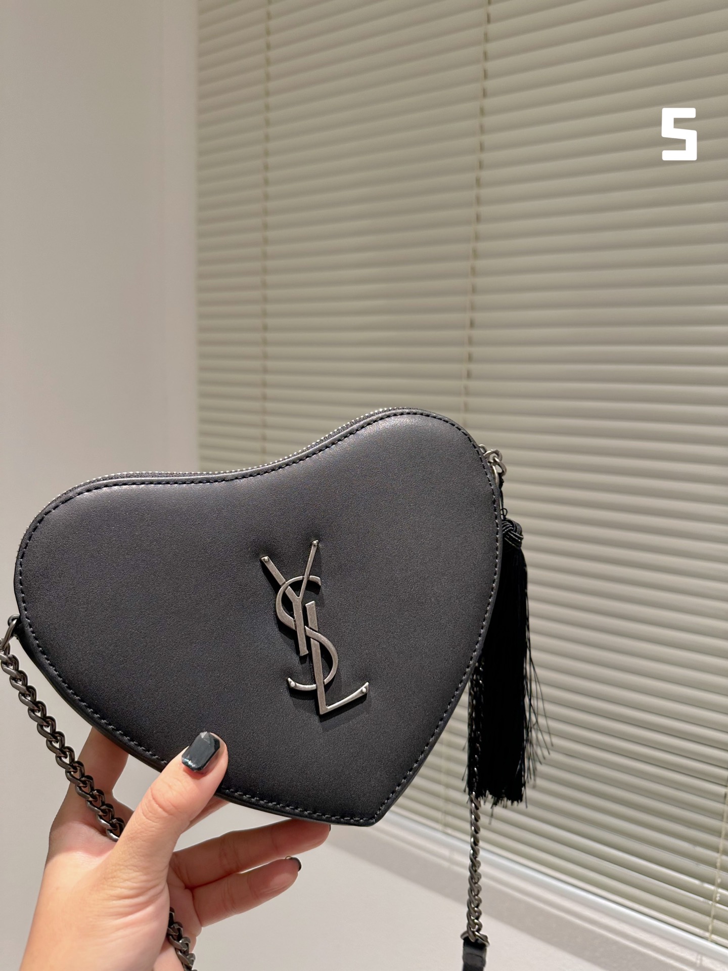 Saint Laurent Heart Bag In Smooth Leather Black
