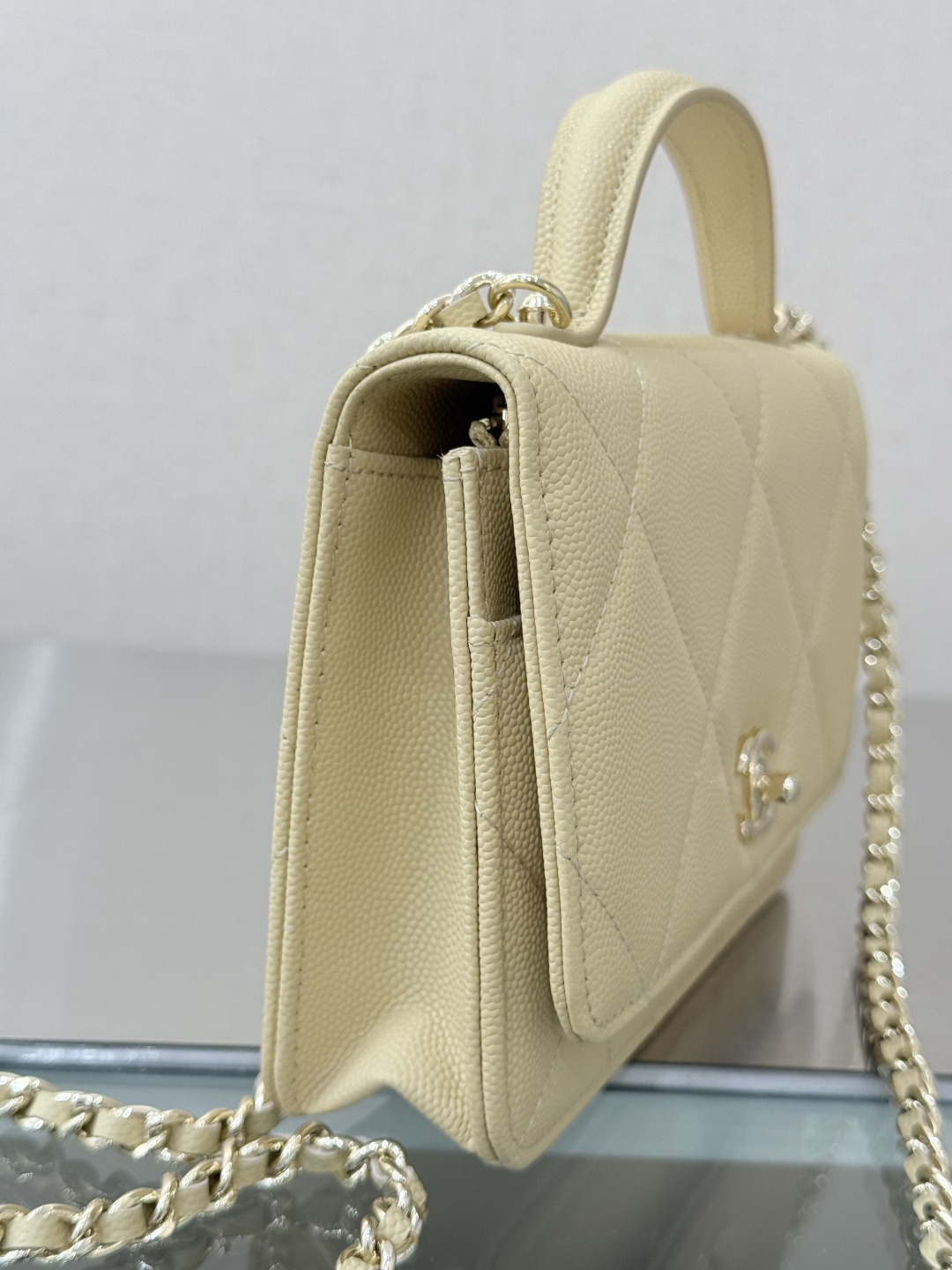 Classic Wallet On Chain with Top Handle（Light Khaki）