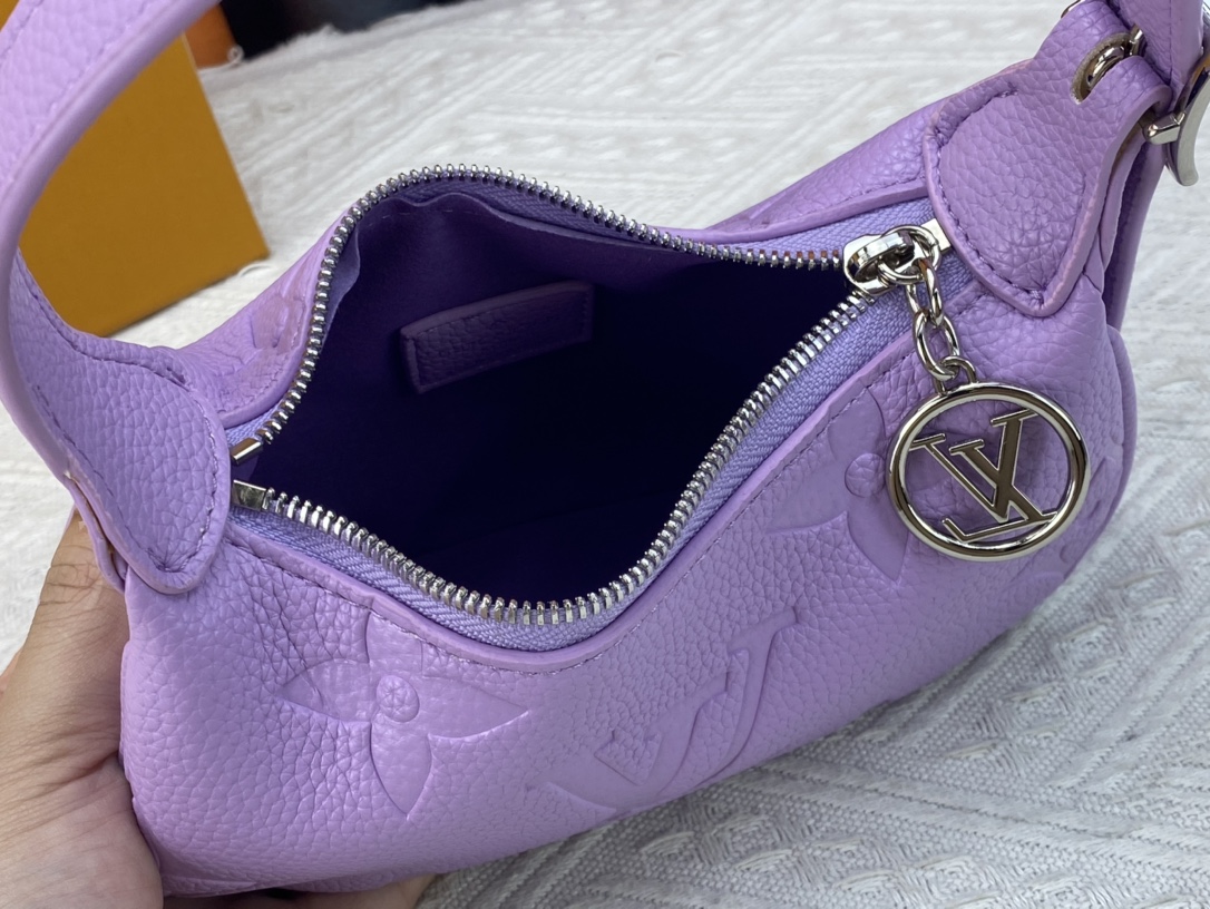 Louis Vuitton Mini Moon Purple 20Cm M82426
