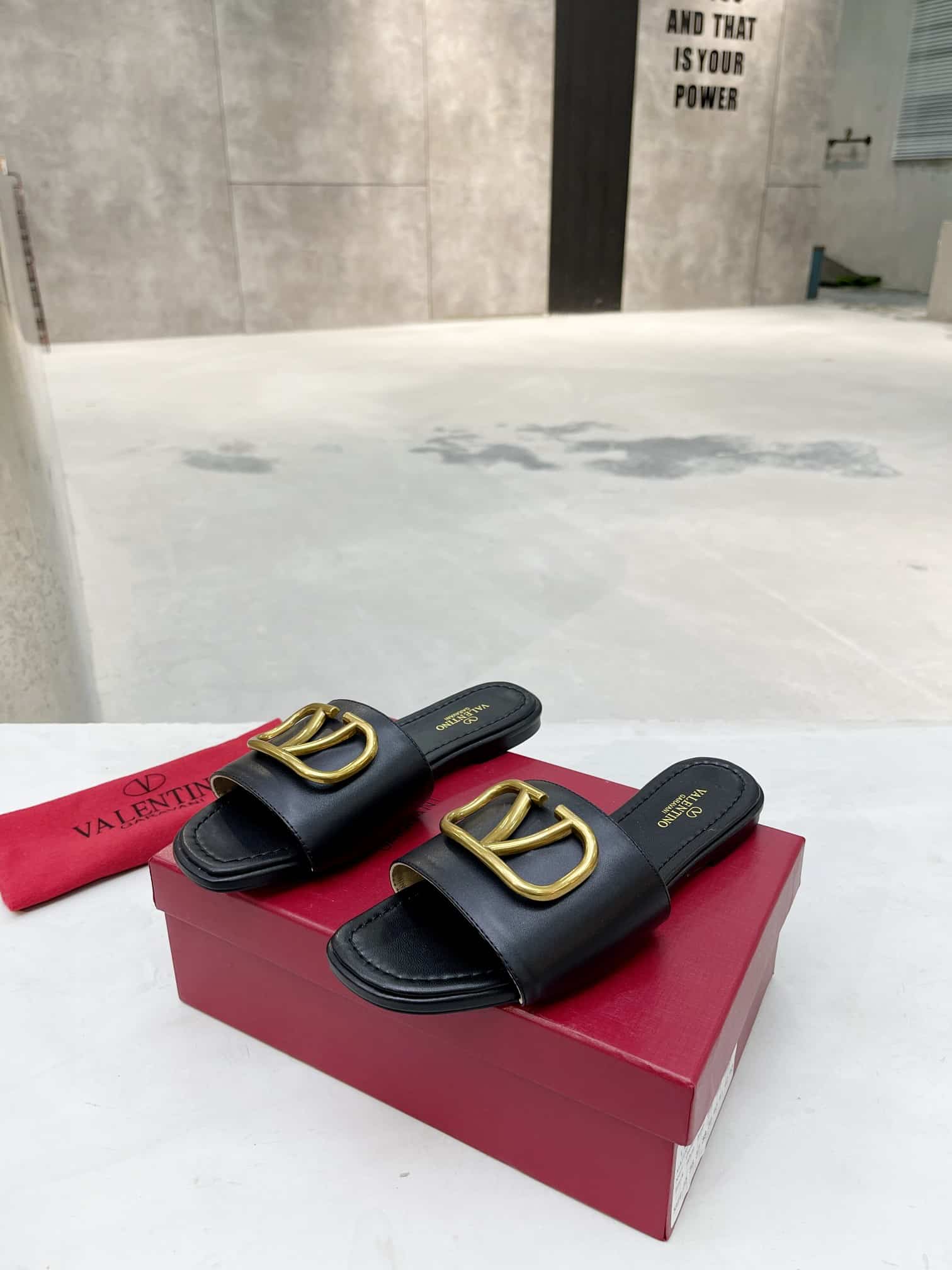 Valentino Garavani Vlogo Signature Slide Sandal Black