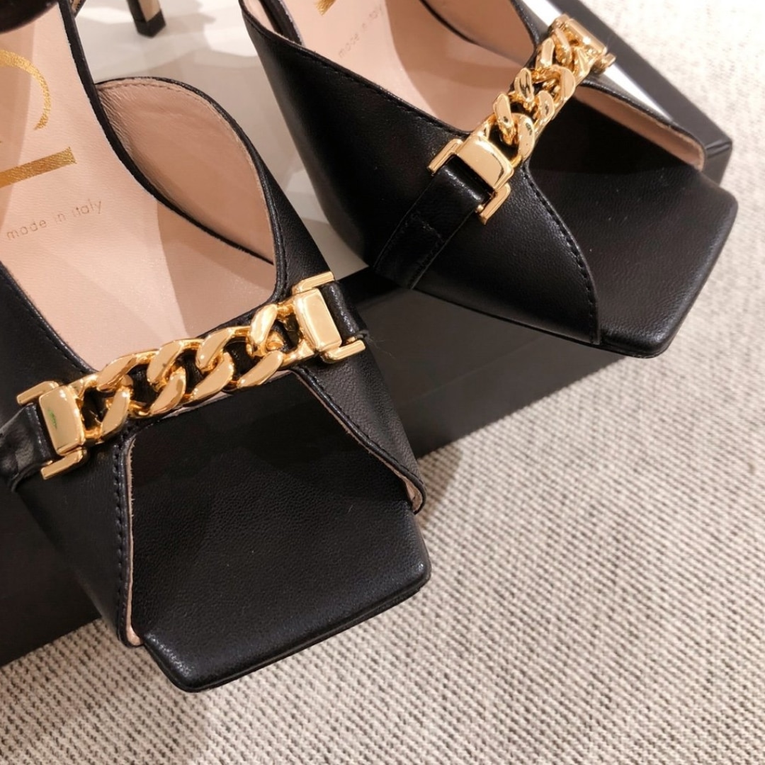 Gucci Ankle Buckle Strap Sylvie Chain Sandals In Black