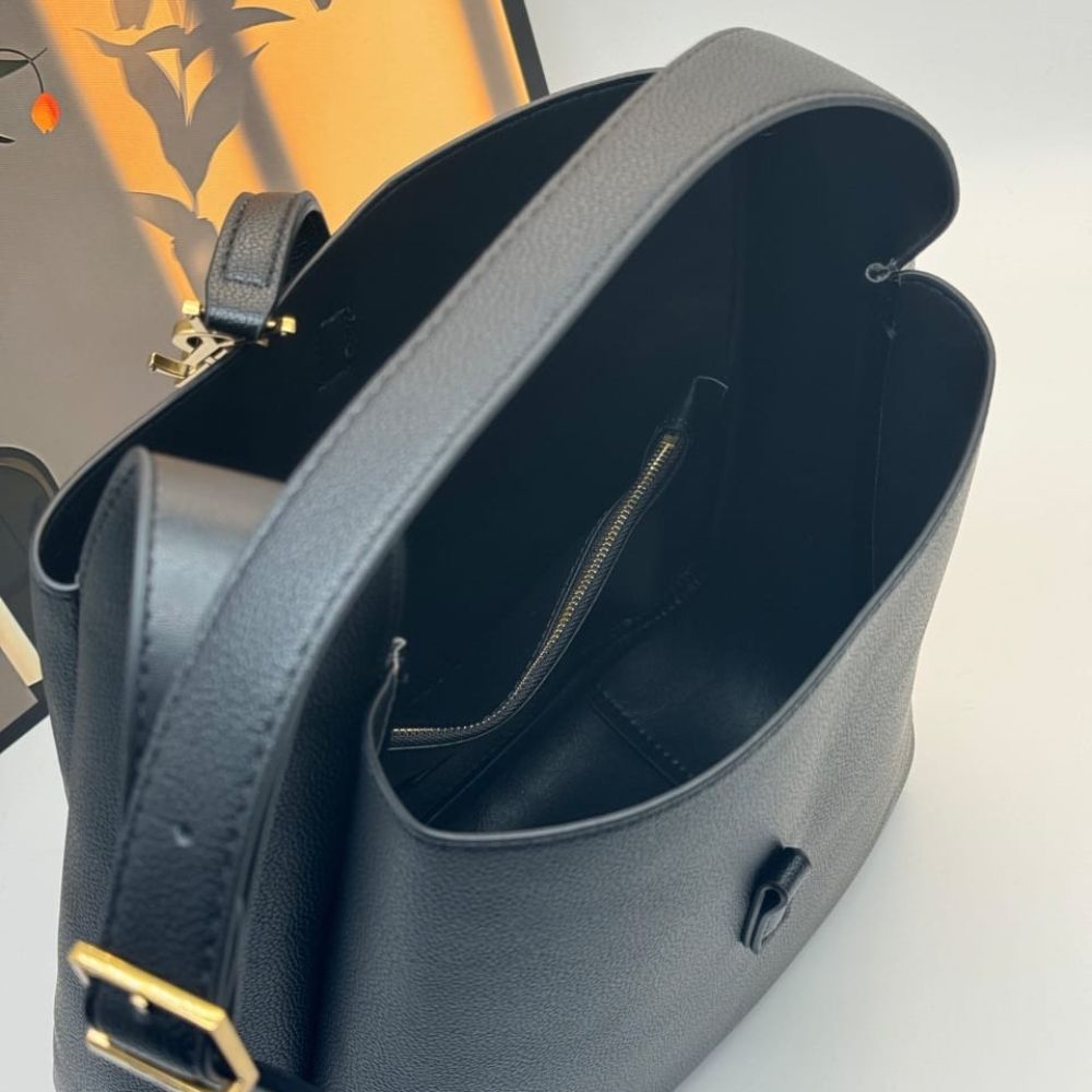 Saint Laurent Le 5 À 7 Supple Large In Grained Leather Black 31Cm 753837Aaauq1000