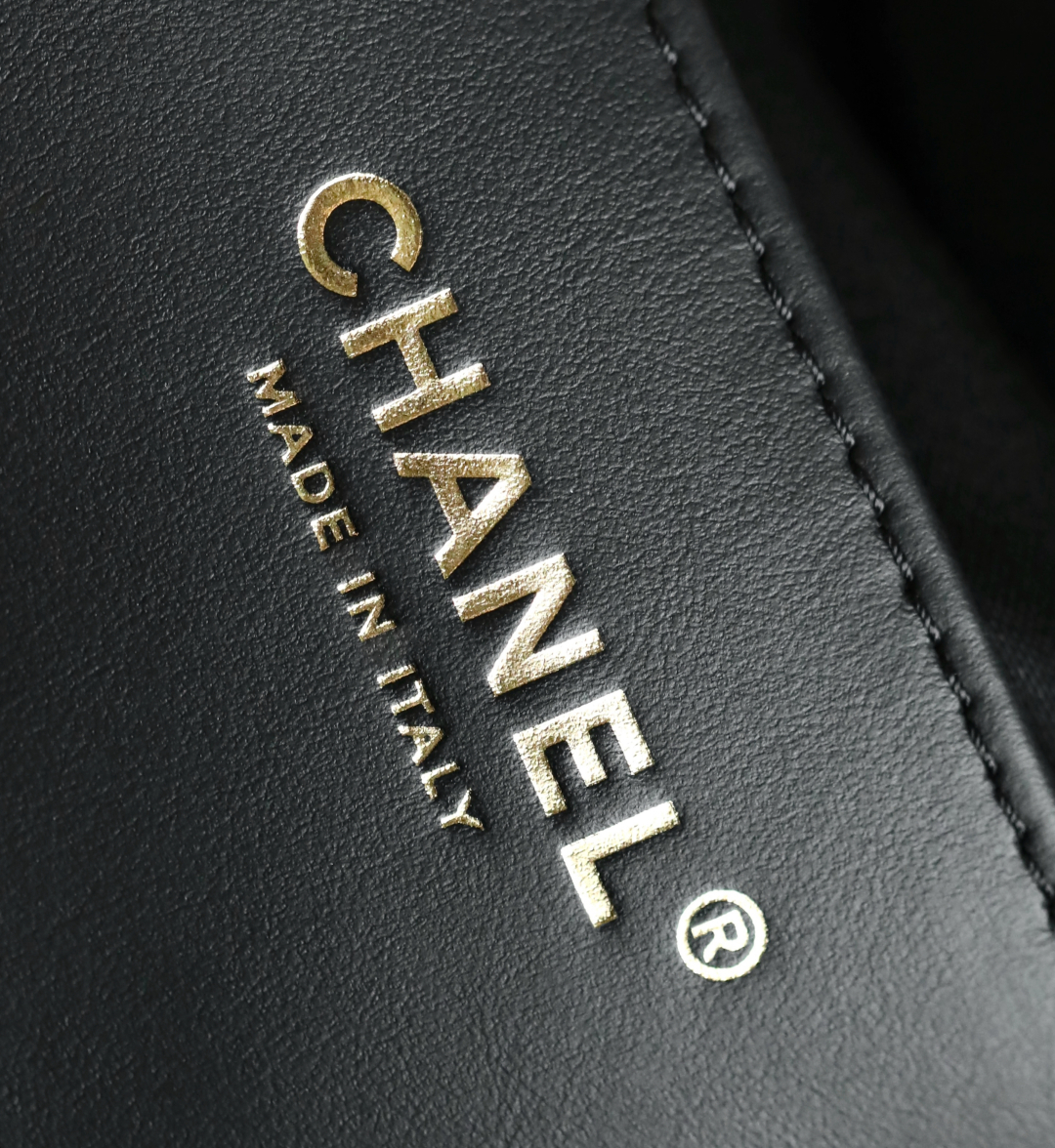 Chanel crossbody bag 25 Small Handbag Washed Denim & Gold-Tone Metal Black 30cm/11.8in