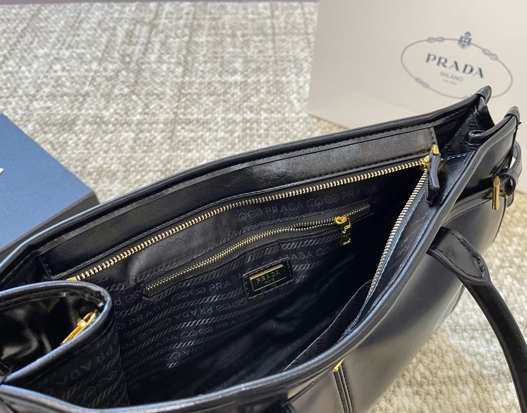 Prada Large Leather Handbag Black 40Cm