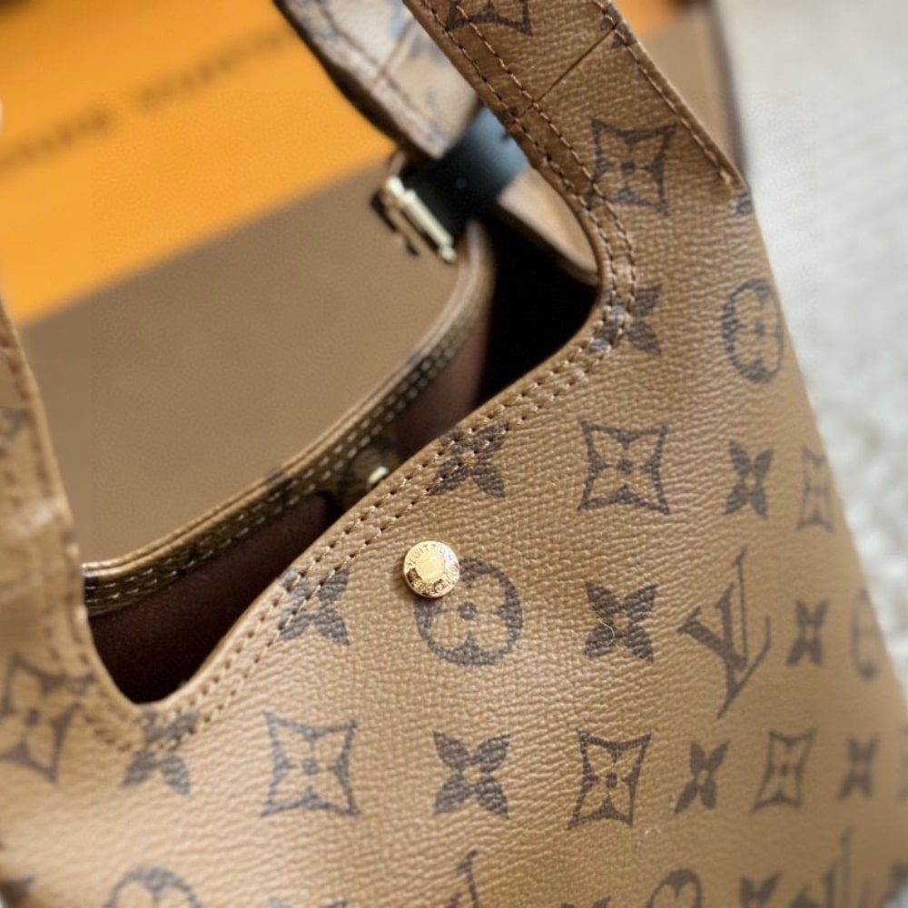 Louis Vuitton Atlantis BB Monogram Reverse Coated Canvas 18Cm M46816