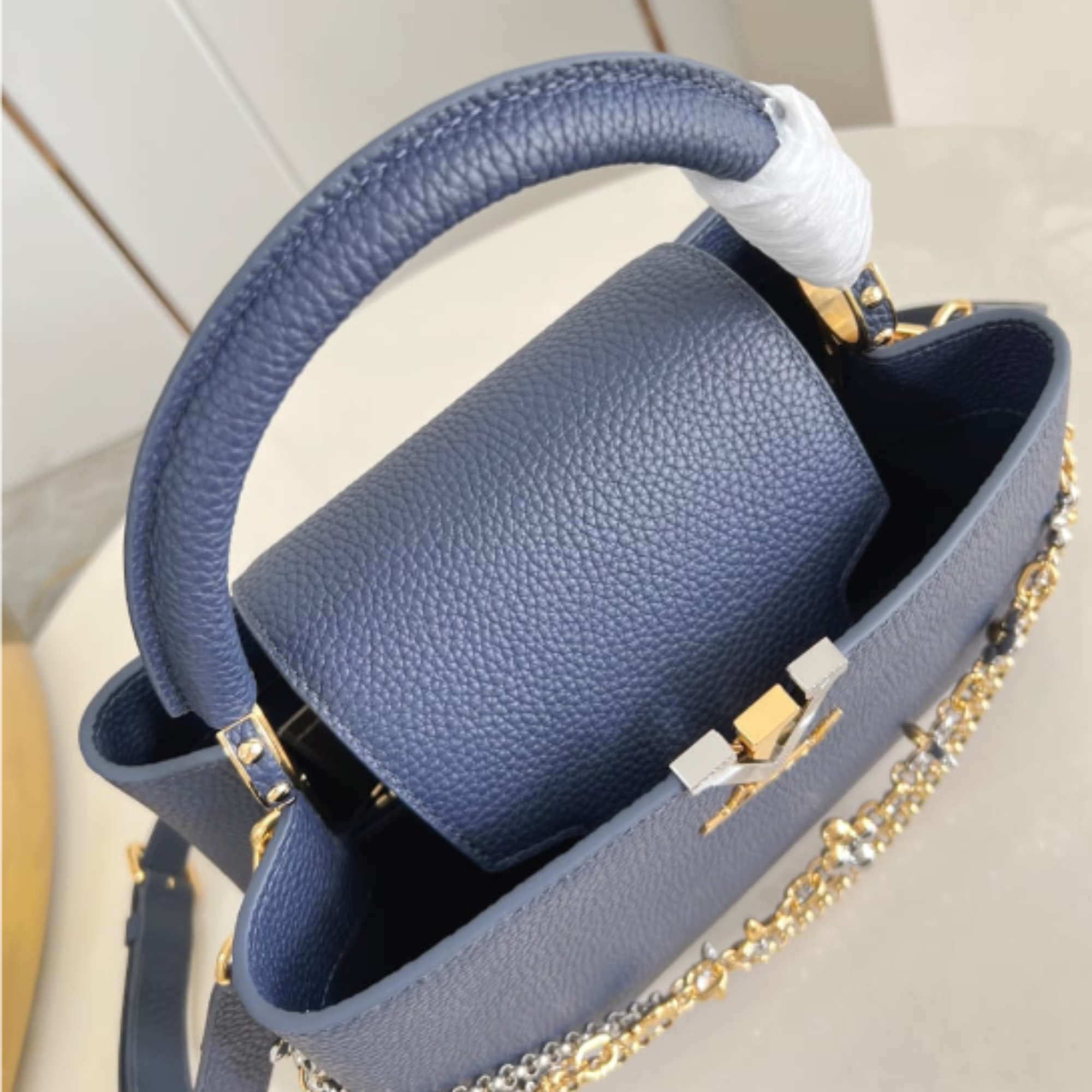 Louis Vuitton Capucines MM M27035 Navy 31cm/12.2in