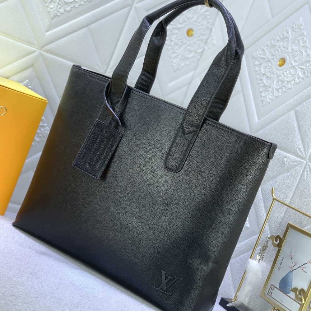 Louis Vuitton Pilot Tote Cowhide Leather Black 40Cm M24771