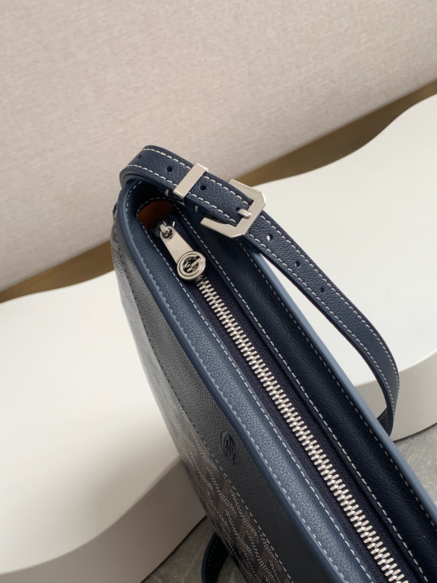 Goyard Hirondelle Bag – Bagistry Closet 25cm Navy Blue