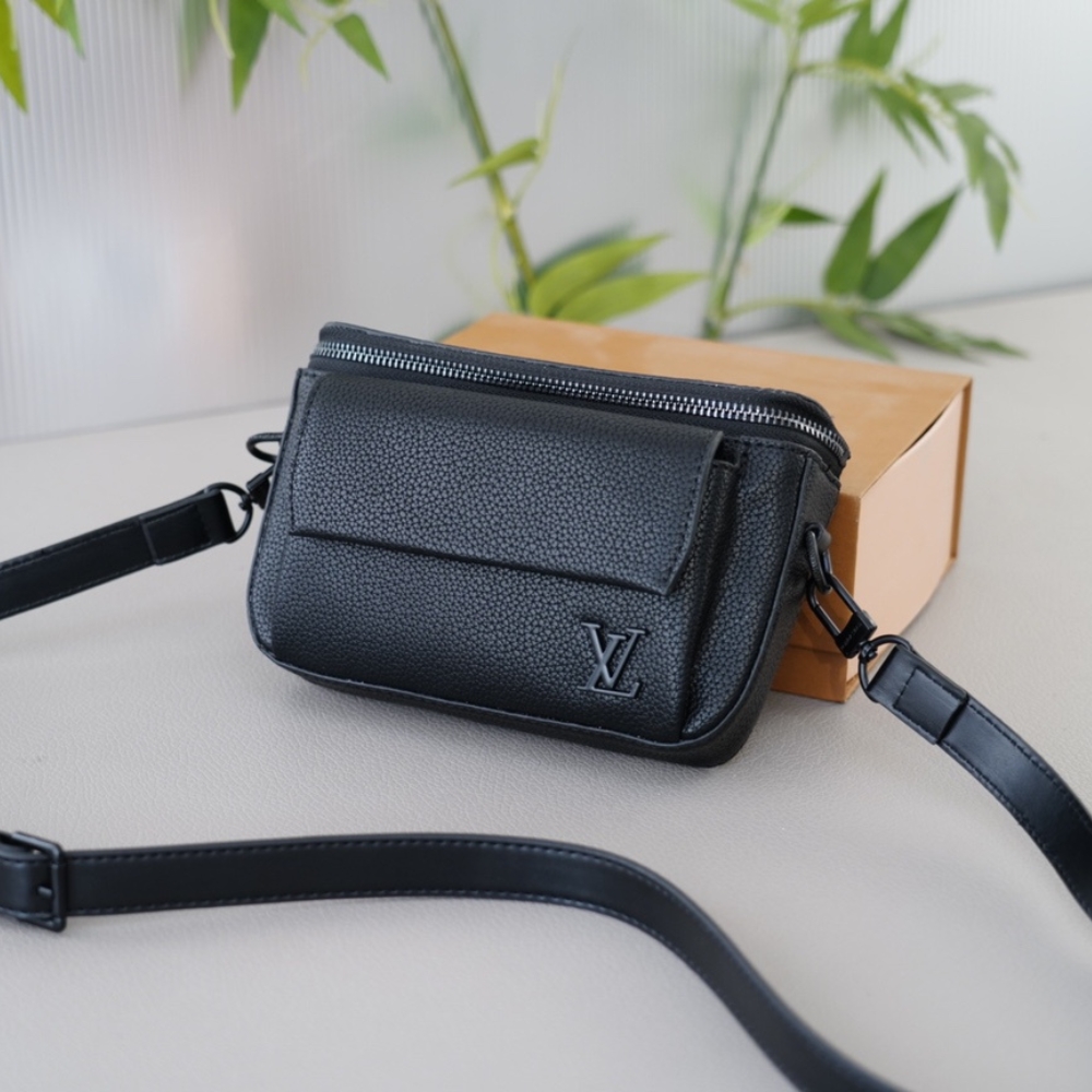 Louis Vuitton Pilot Bag Black 29Cm
