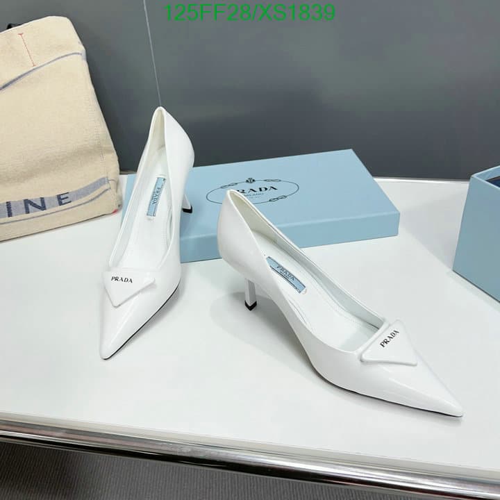 Prada Cleavage Nero Leather Pumps White