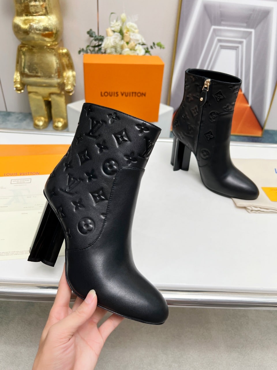 Louis Vuitton Silhouette Ankle Boot Black 1Abp9J
