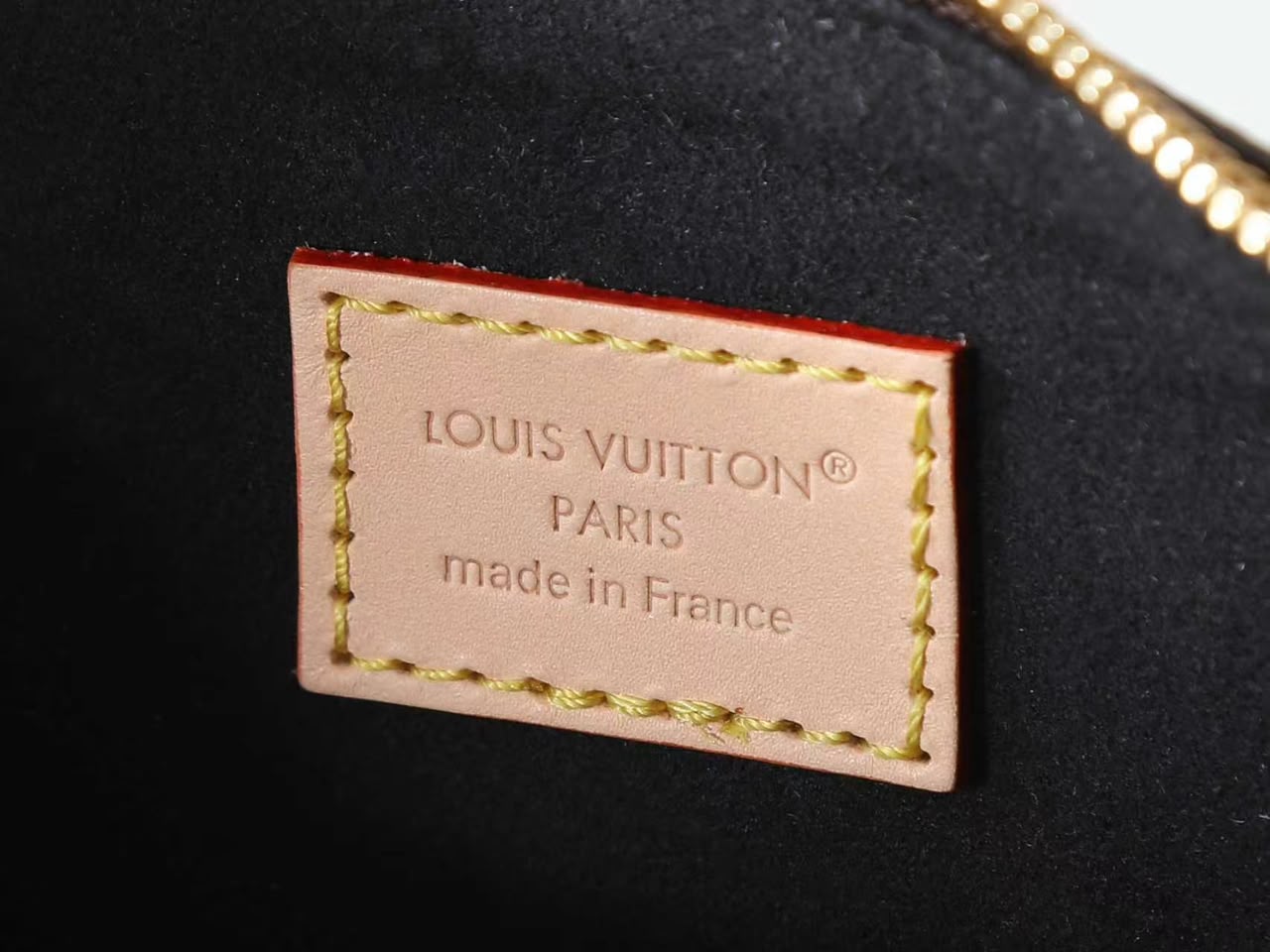 Louis Vuitton Pochette Hills Bag Monogram 18.5cm M27509
